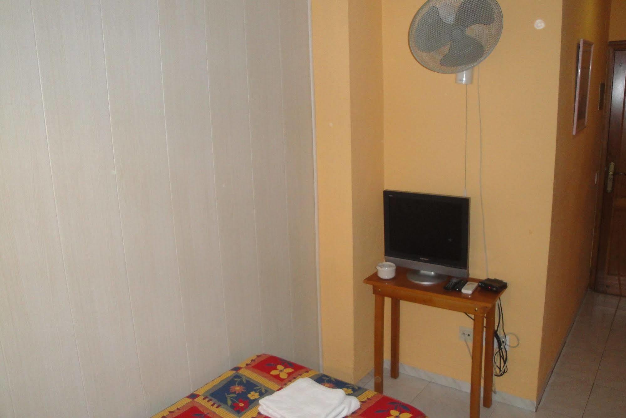 Hostal Cristina Denia Exterior photo